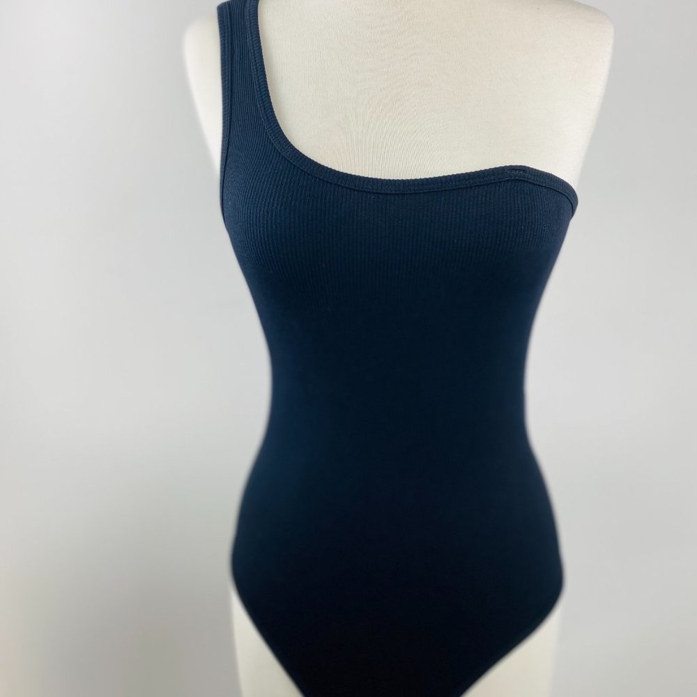 One Shoulder Bra Remove-able Strap - Picture 3 of 4